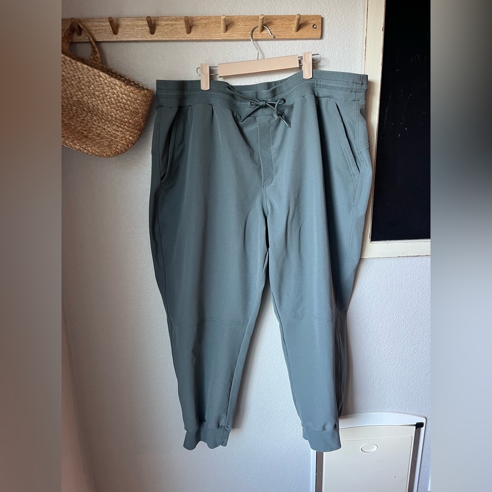 Old Navy Stretch Tech Joggers